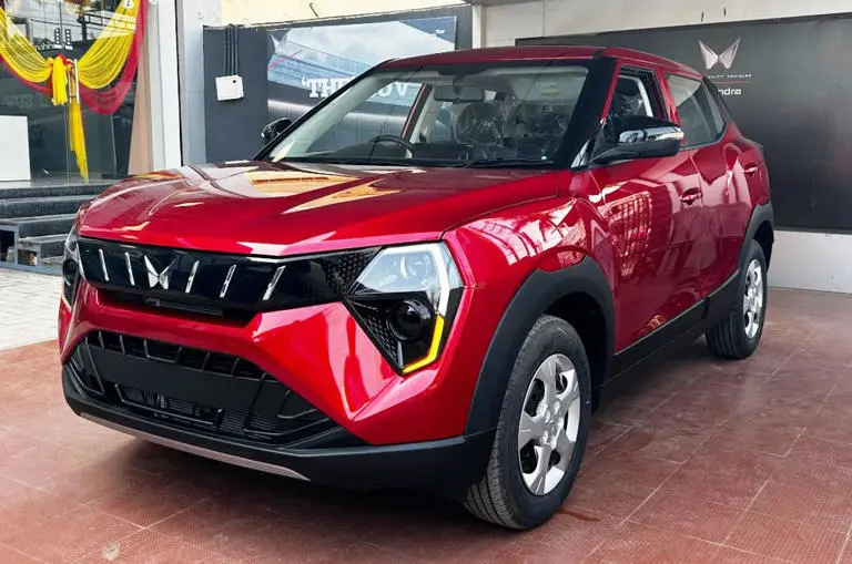 Mahindra XUV 3XO Rev
